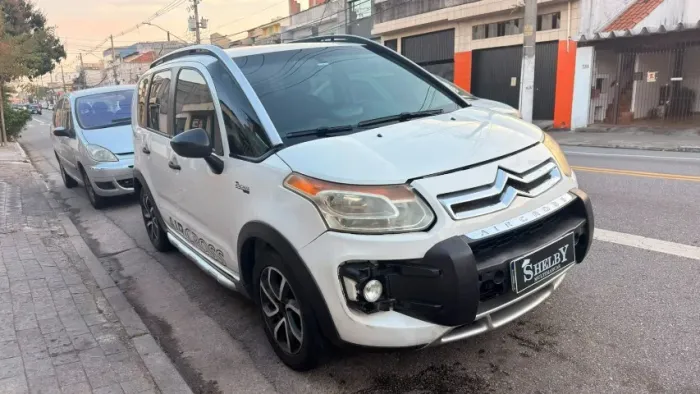 Citroen Aircross GLX 1.6 Flex 16V 5P Aut. 2013