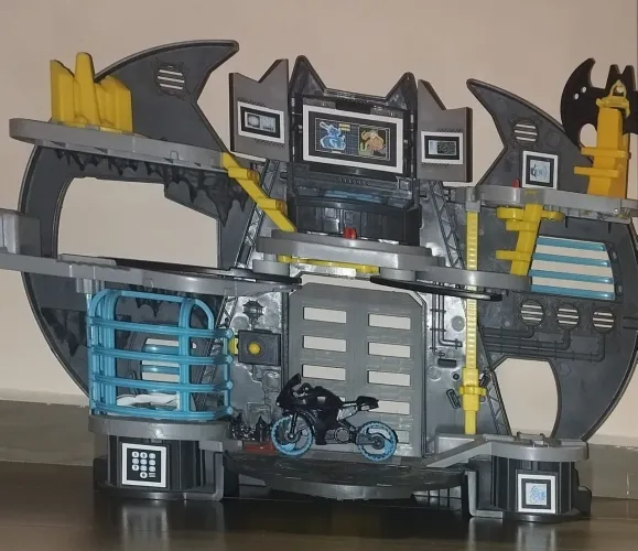 Brinquedo casa do Batman