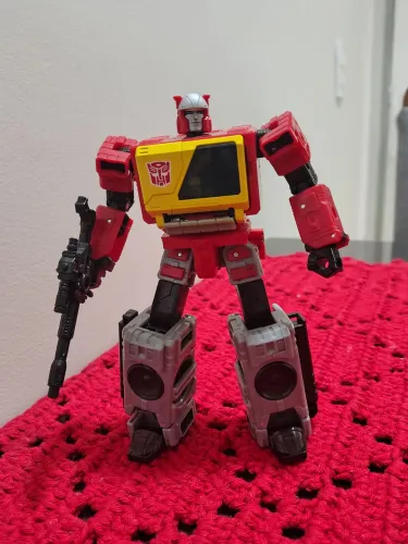 Transformers Legacy Voyager Blaster
