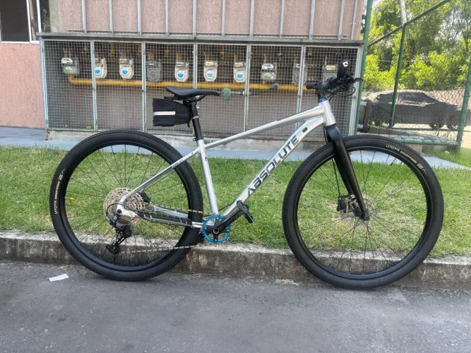 Bicicleta absolute boost com DEORE M5100 11v