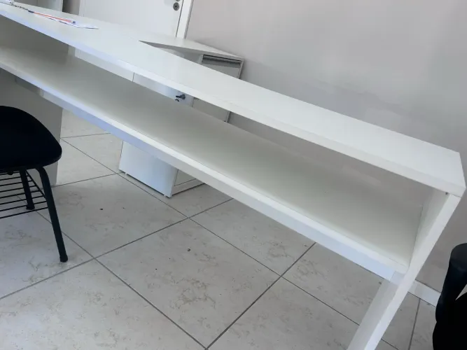 Mesa consultório/ clínica/ escritório 