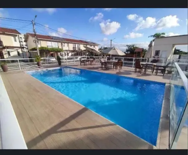Vendo casa dúplex em condomínio fechado