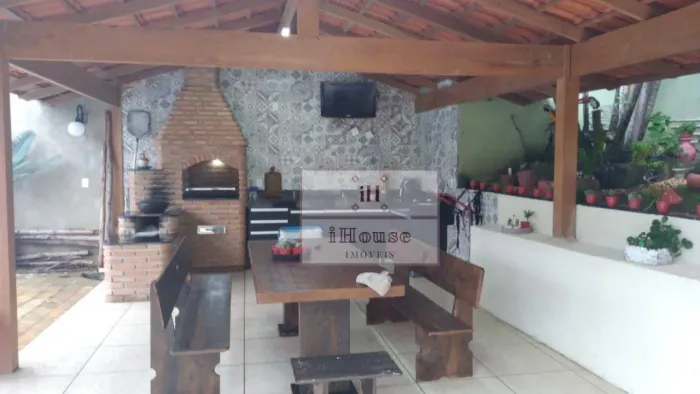 Casa com piscina a venda no São Gotardo