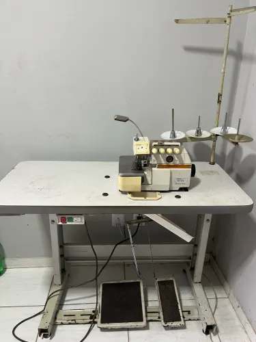 Máquina overloque ponto cadeia