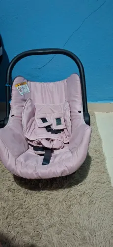 Bebê conforto e poltrona