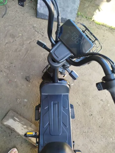 Moto elétrica 530 km só