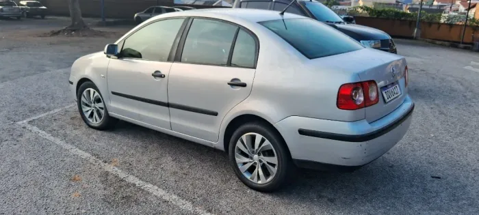 Volkswagen Polo Sedan 1.6 MI Total Flex 8V 4P 2006