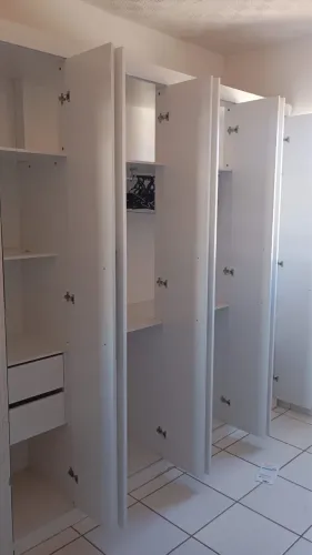 Guarda roupa - 8 portas 2.40m