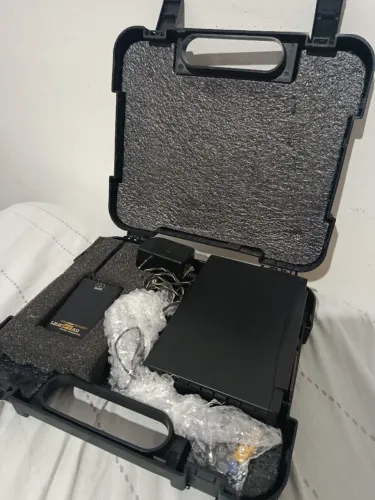 Vendo microfone sem fio AKG - p Sax e violão .