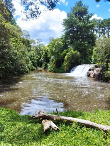 TERRENO COND. FECHADO VILLAGE DA MONTANHA - RANCHO QUEIMADO/SC. 957,51 m2.