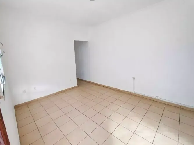 Casa 2 quartos com quintal e churrasqueira para alugar em Catiapoã, São Vicente - SP
