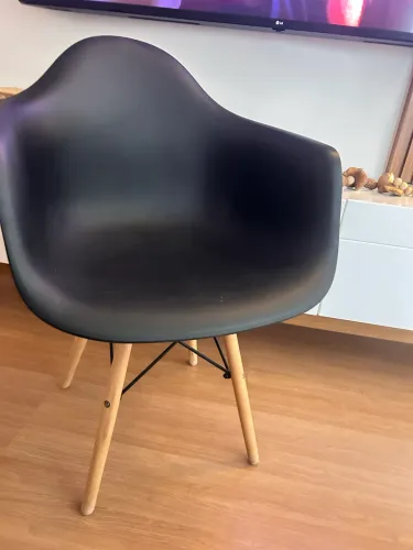 Vendo Cadeira/Poltrona Preta Etna 