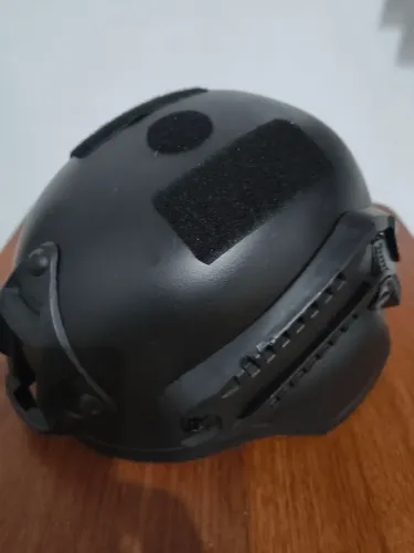 Capacete tático zerado para criança 60 reais
