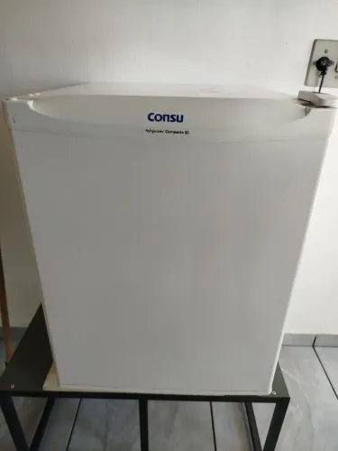 Frigobar Consul 76L com gaveta 