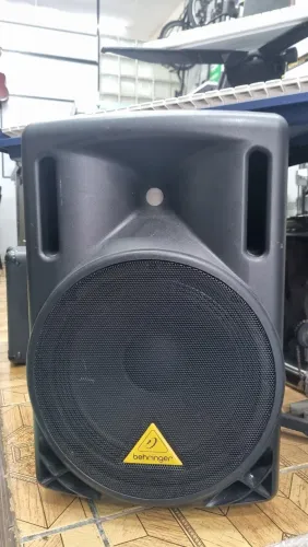 Caixa acústica Behringer Eurolive B212