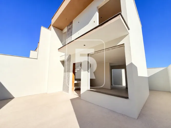 Casa à venda, 2 quartos, 2 vagas, Novo Horizonte - Conselheiro Lafaiete/MG