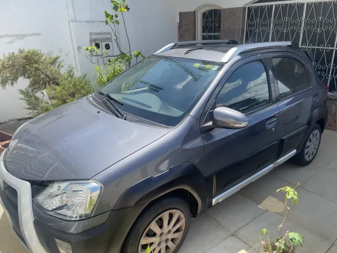 Toyota Etios Cross 1.5 Flex 16V 5P Mec. 2015