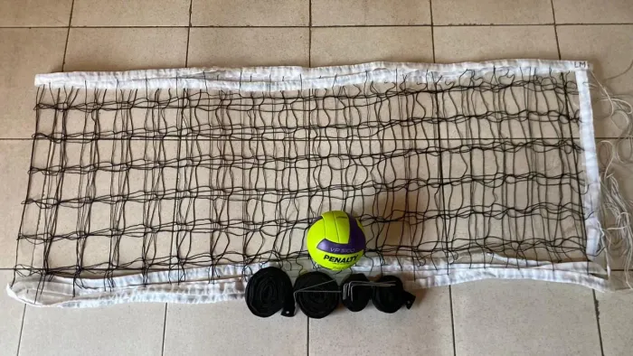 Bola de vôlei e rede de vôlei