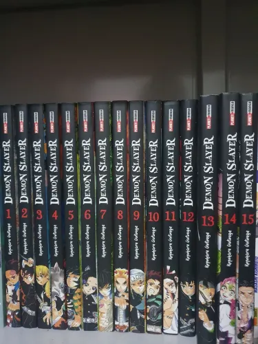 Demon Slayer impecável 1 ao 15 (todos os brindes)