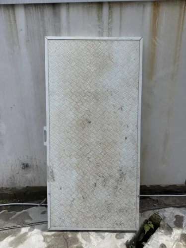 Tampa para casa de máquinas (piscina)