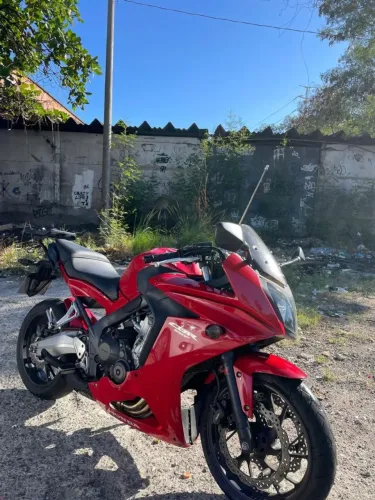 Vendo CBR 650F ano 2015 Valor: R$ 38,000