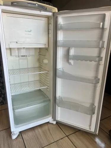 Vendo Geladeira Consul!