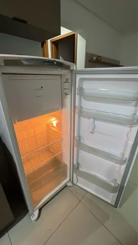 Geladeira Consul Facilite branca frost free