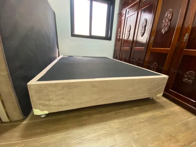 Base box casal em perfeito estado
