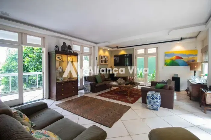 Lagoa | Casa 6 quartos, sendo 2 suites