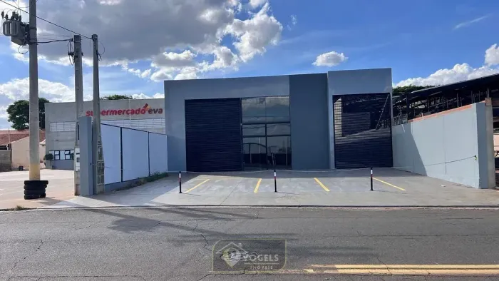 GALPÃO PARA LOCAÇÃO EM HOLAMBRA/SP COM 600 M² E FÁCIL ACESSO À RODOVIA