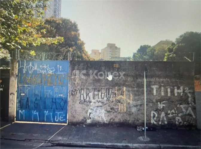 Terreno à venda com 600 m² em Vila Mangalot, São Paulo