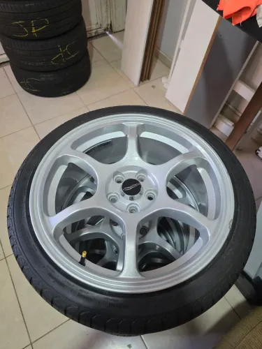 Jogo de rodas e pneus 17 BARBADA