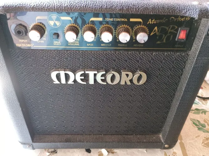 Amplificador de som para guitarra