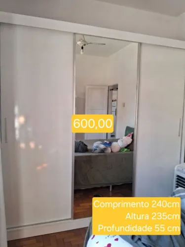 Guarda-roupa casal