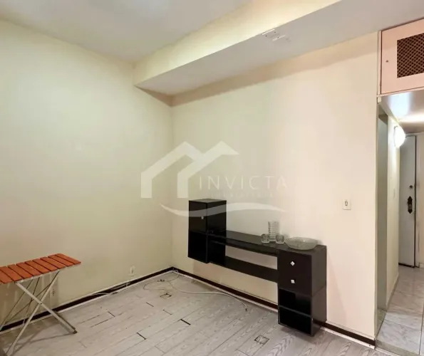 EXCELENTE CONJUGADO NO POSTO 4, LOCALIZADO NO CORAÇÃO DE COPACABANA E PRÓXIMO AO METRÔ!!!
