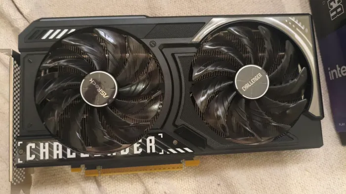 (semi-novo) Arc b580 12gb Asrock