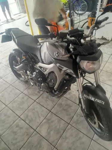 MT 09