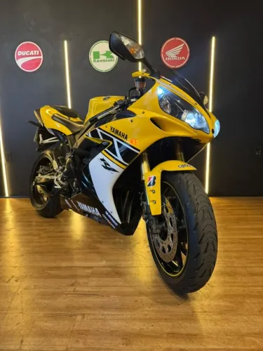 YAMAHA YZF R1 2006 IMPECAVEL BAIXO KM
