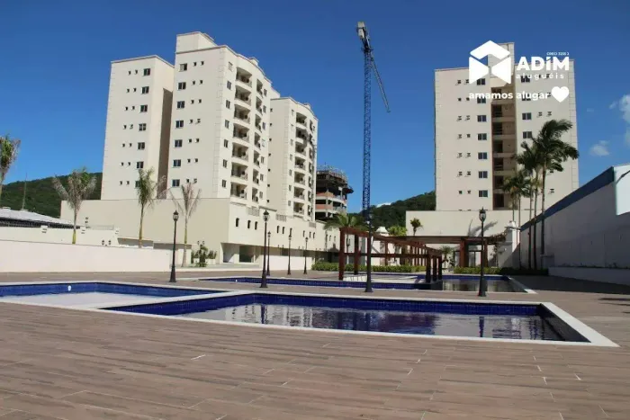 Apartamento com 2 suítes, semi mobiliado e 1 vaga privativa. No Bairro São Francisco de As