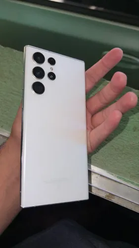 S22 ultra com tela lista de impacto