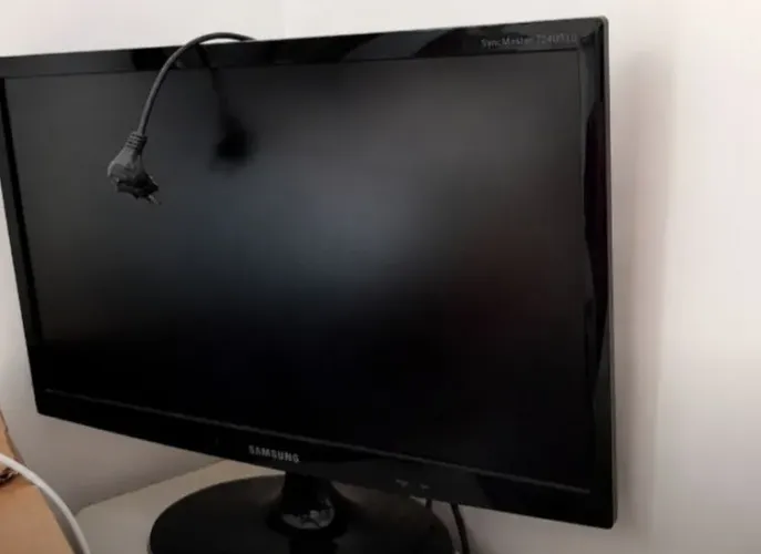 Televisão Samsung pequena