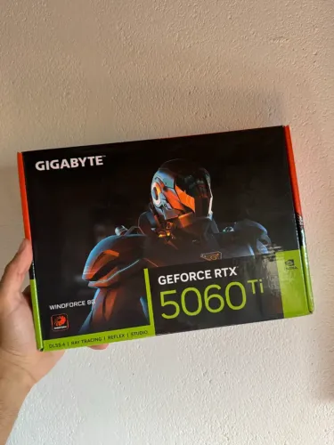 PLACA DE VIDEO GIGABYTE RTX 5060 TI 8GB - NOVA LACRADA