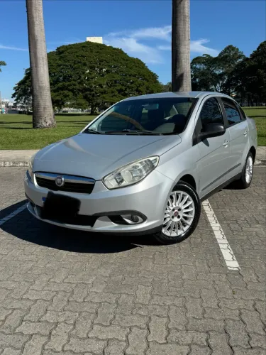 Fiat Grand Siena Essence 1.6 Flex 16V 2013