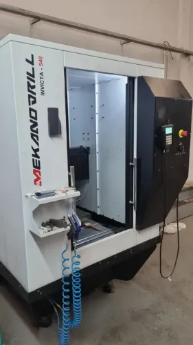 FRESADORA MEKANODRILL INVICTA 540