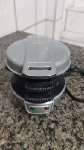 Sanduicheira Grill Multiuso Hamilton Beach Prata