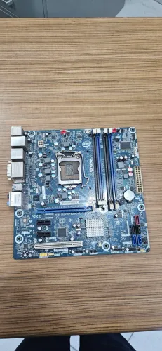 Placa-mãe Intel Desktop Board DH67BL. <br>Soquete: LGA