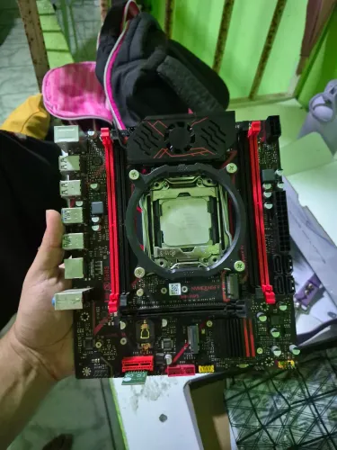 Título: Kit Xeon E5-2680 v4 + Placa-mãe X99 + Air Cooler