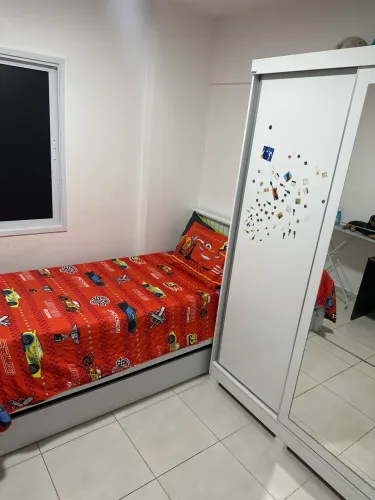 Alugo quarto para mulheres