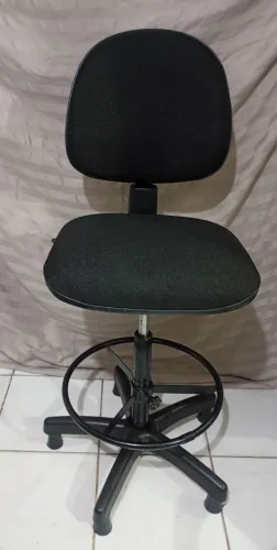 Cadeira caixa sem braços