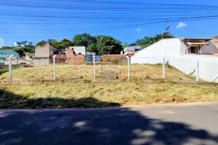 Terreno à Venda por R$ 250.000,00 no Jardim Triunfo em Pedreira SP